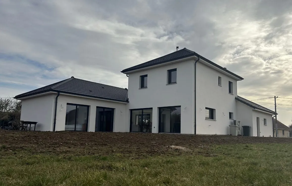 Maison neuve à étage de 150 m² à La Neuvelle-lès-Lure (70), gros œuvre — Maçonnerie Altan
