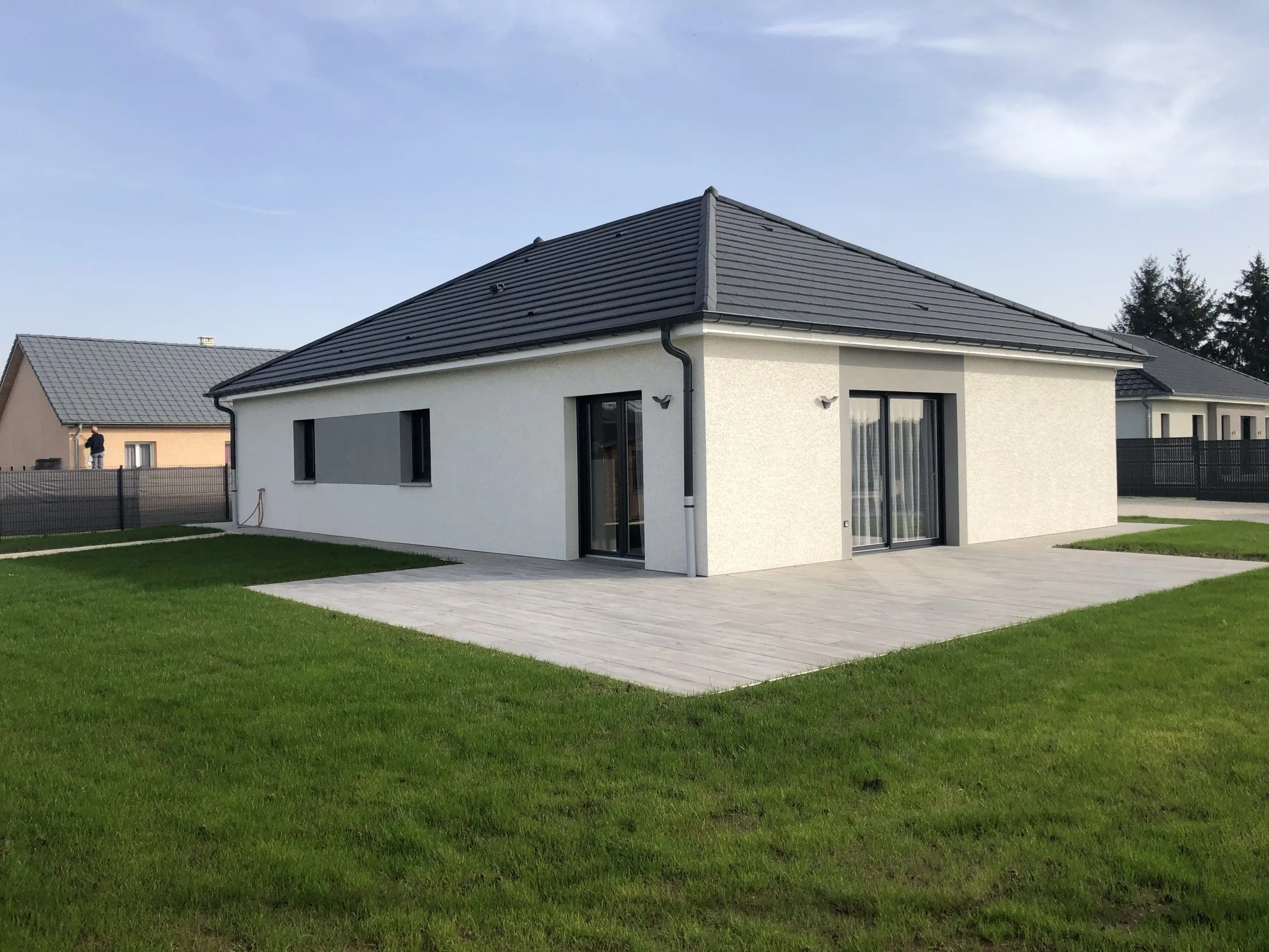 Maison neuve avec terrasse et aménagement extérieur en Franche-Comté — Altan